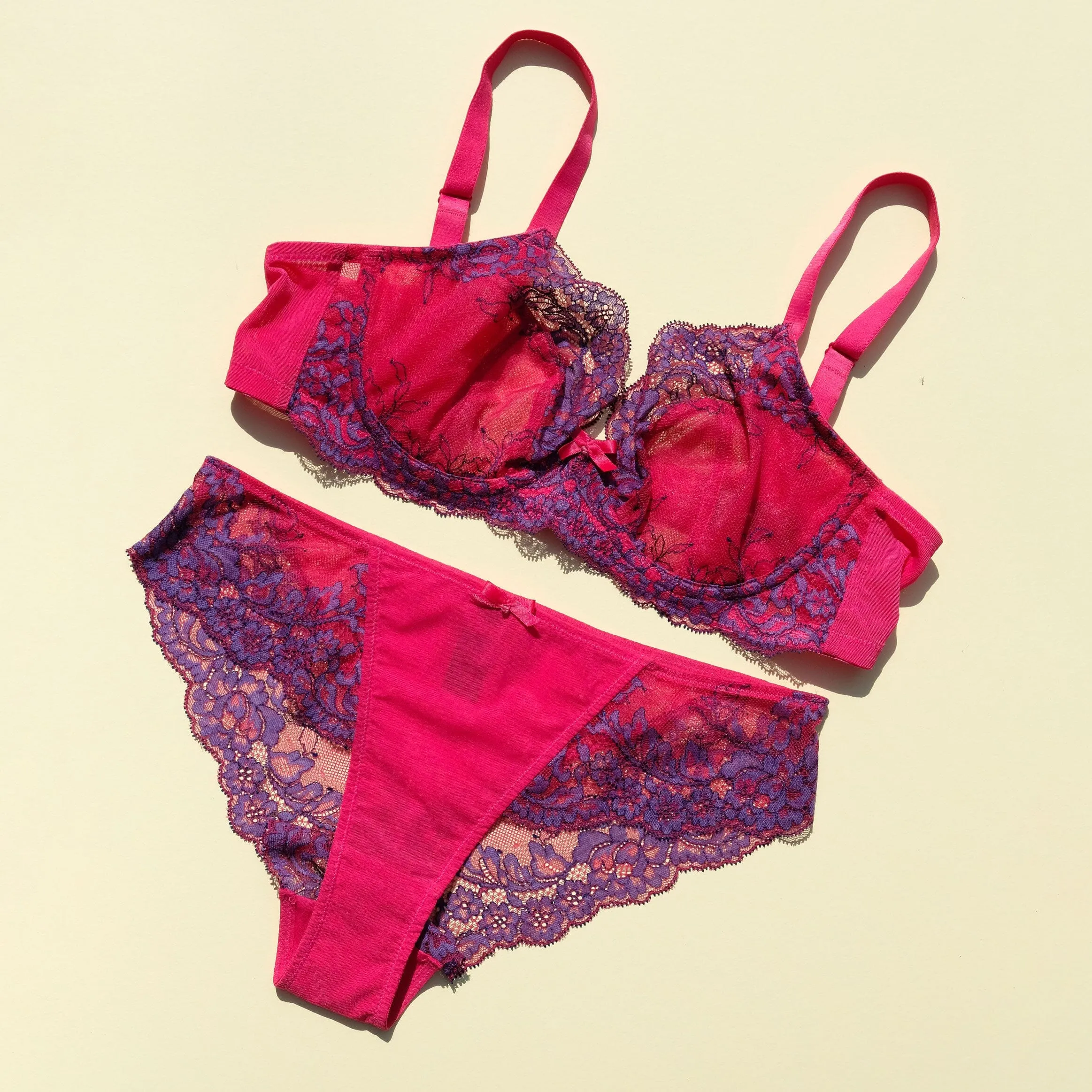 D  lace plunge [Fuchsia/Indigo]